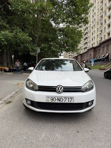 Volkswagen Golf-1