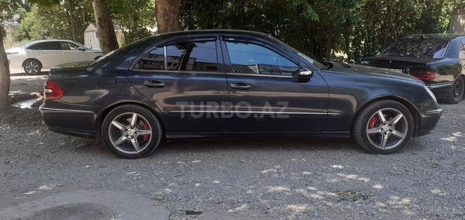 Mercedes E 270-4