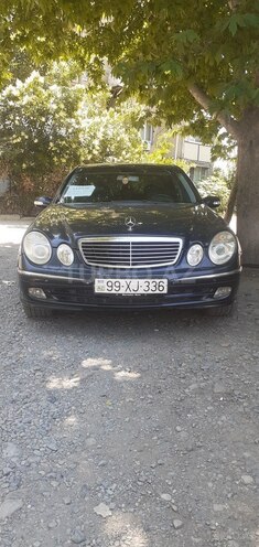 Mercedes E 270-1