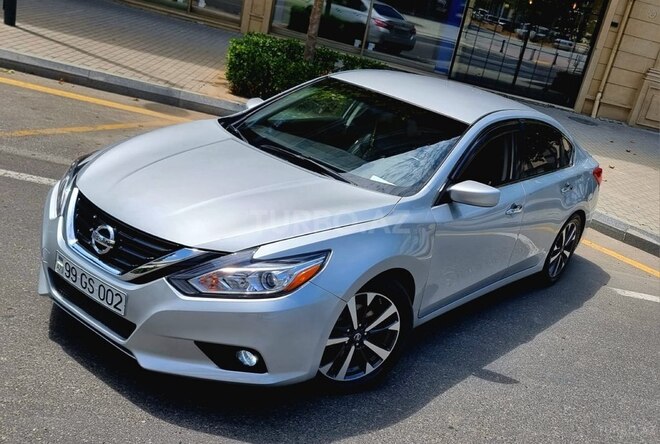 Nissan Altima-11