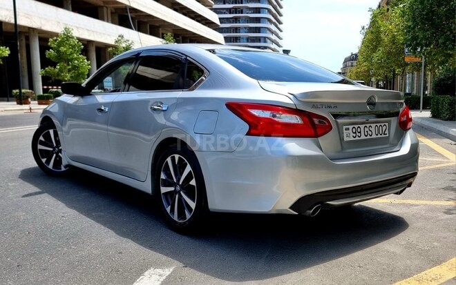 Nissan Altima-9