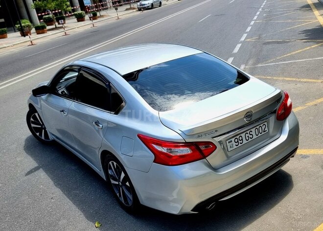 Nissan Altima-15
