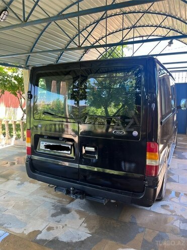 Ford Transit-4