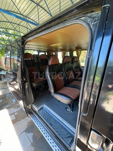 Ford Transit-7