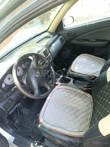 Nissan Sunny-7