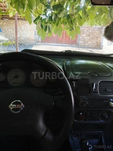 Nissan Sunny-5