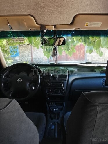 Nissan Sunny-6