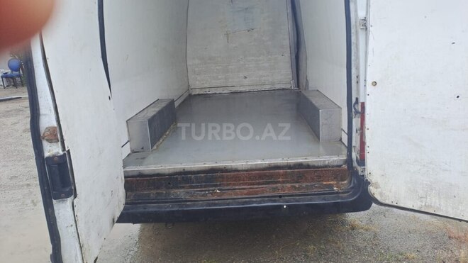 Ford Transit-3