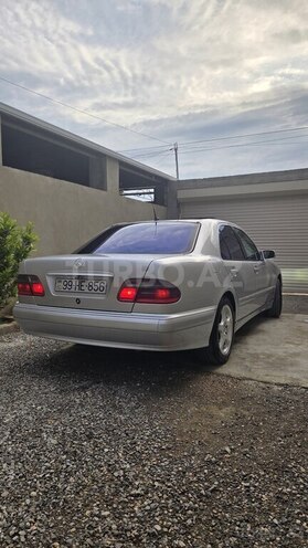Mercedes E 220-4