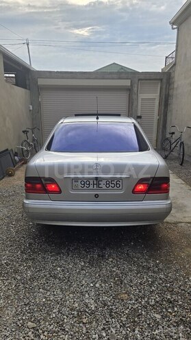 Mercedes E 220-5