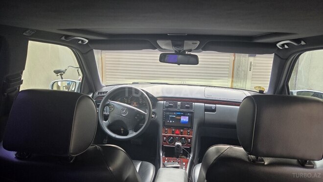 Mercedes E 220-6