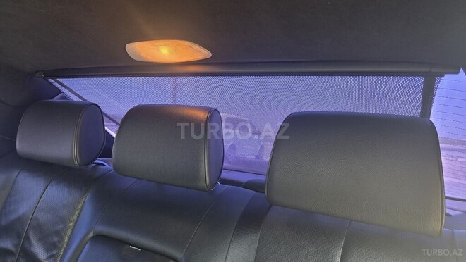 Mercedes E 220-12