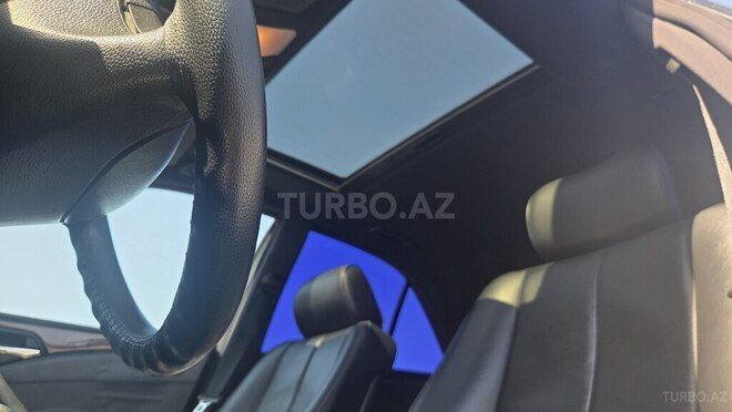 Mercedes E 220-13