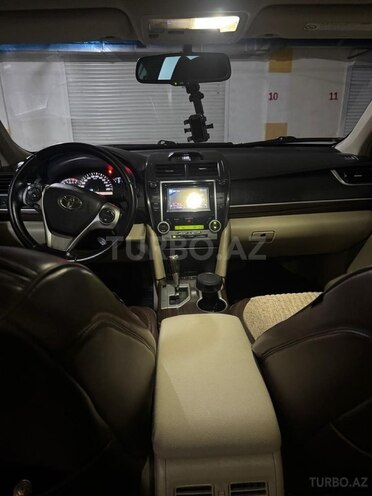 Toyota Camry-5