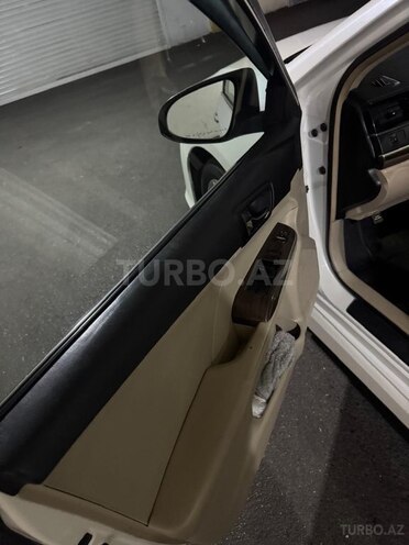 Toyota Camry-7