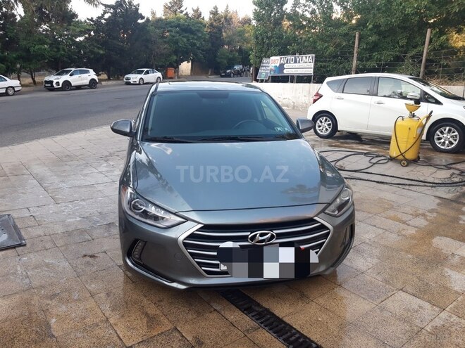 Hyundai Elantra-2