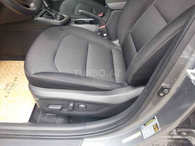 Hyundai Elantra-8