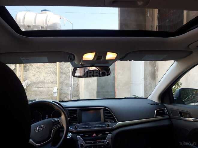Hyundai Elantra-5