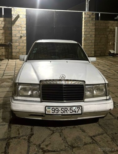 Mercedes E 200-1