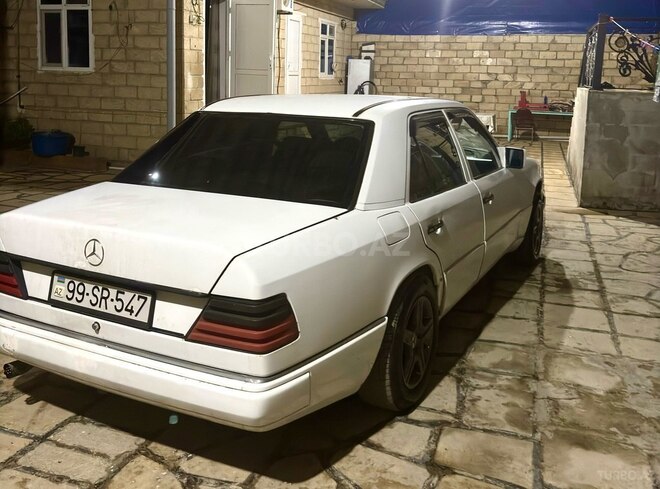 Mercedes E 200-3