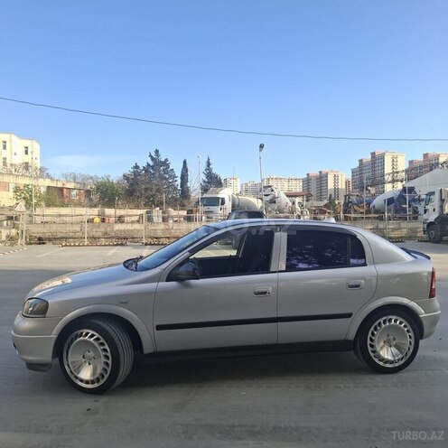 Opel Astra-11