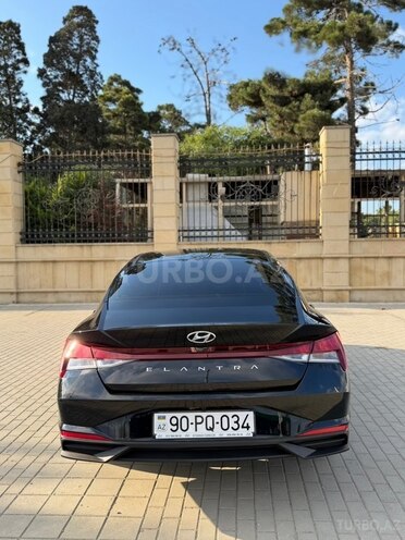 Hyundai Elantra-4