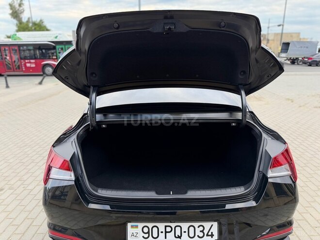Hyundai Elantra-17