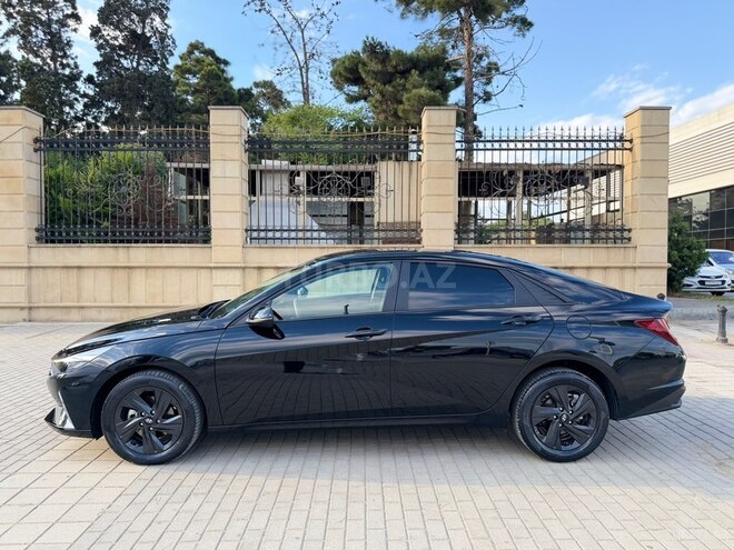 Hyundai Elantra-2