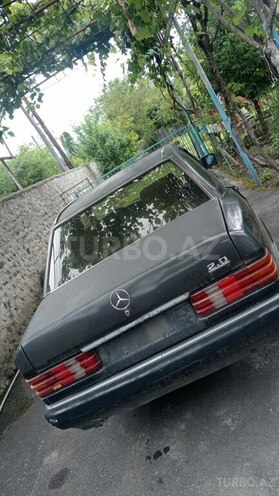 Mercedes 190-5