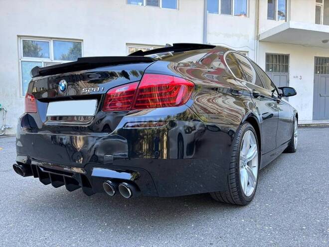 BMW 528-2