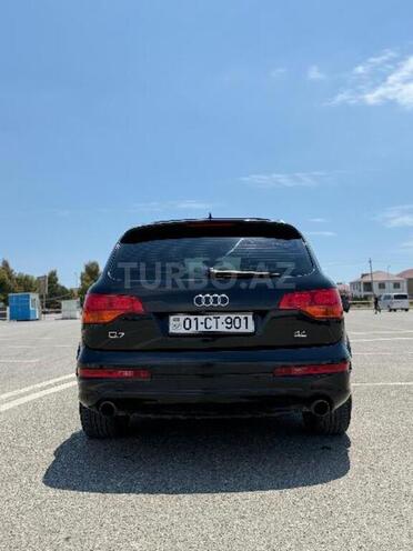 Audi Q7-3