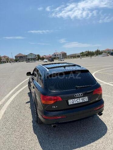 Audi Q7-4