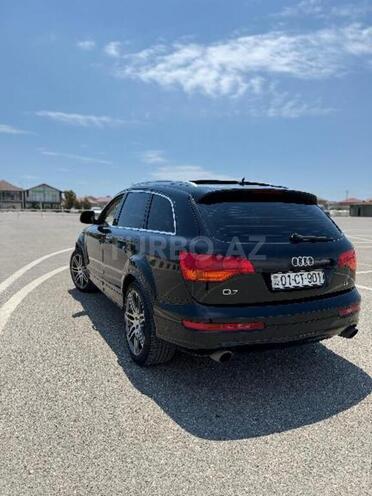 Audi Q7-5