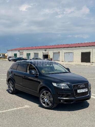 Audi Q7-10