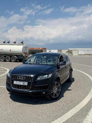 Audi Q7-9