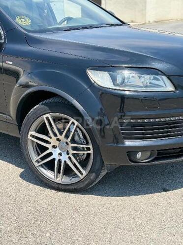 Audi Q7-2