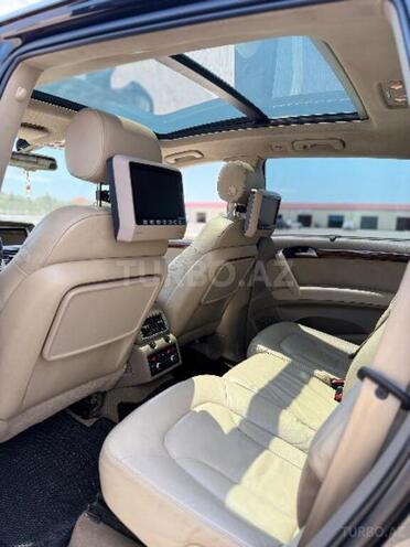 Audi Q7-7