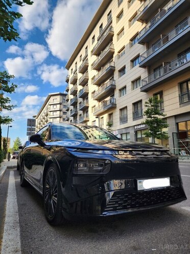 XPeng G9-17