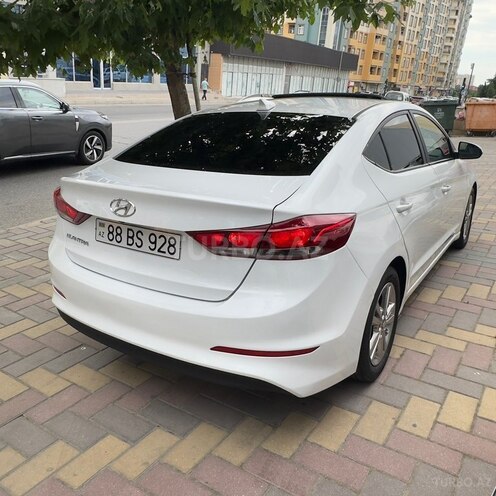 Hyundai Elantra-5