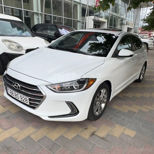 Hyundai Elantra-3