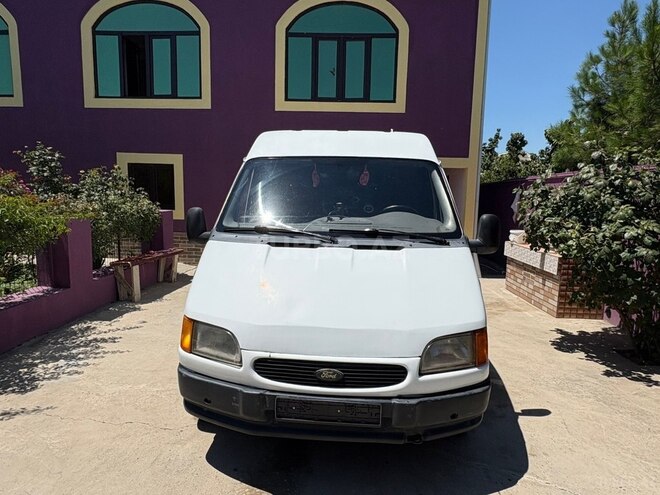 Ford Transit-1