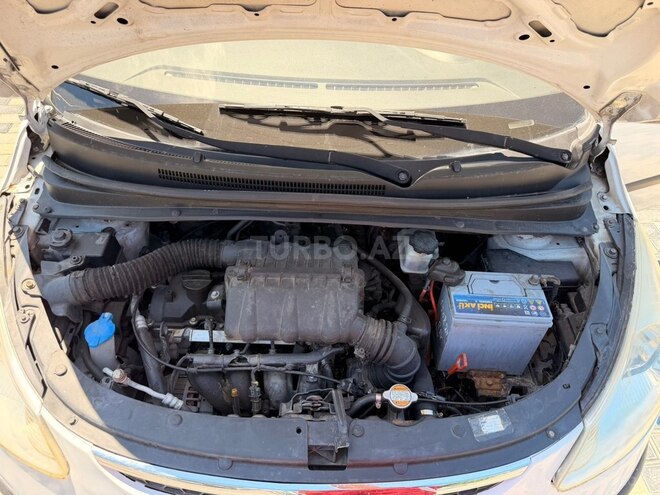 Hyundai i10-18