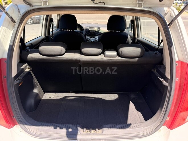 Hyundai i10-17