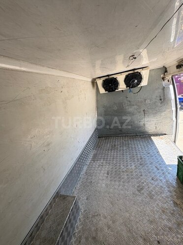 Ford Transit-12