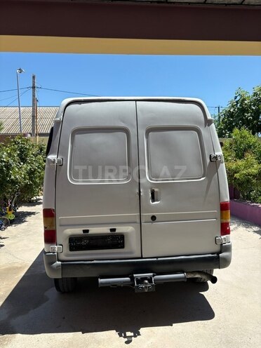 Ford Transit-8