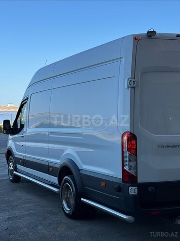 Ford Transit-6