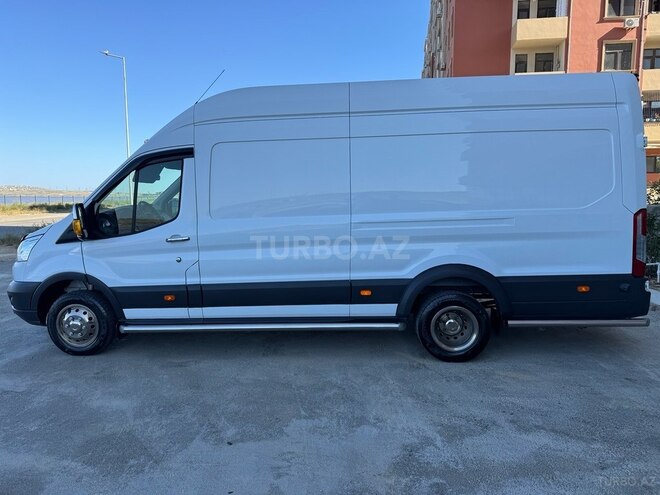 Ford Transit-7