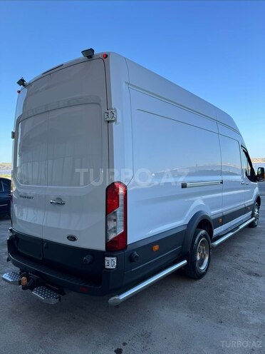 Ford Transit-4