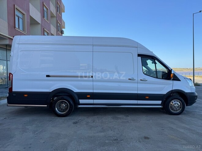 Ford Transit-3