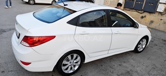 Hyundai Accent-2